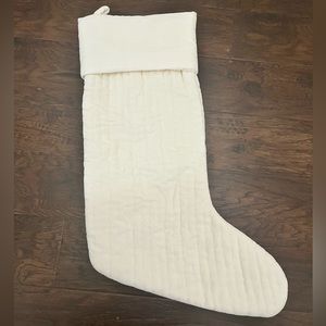 1 NWT Pottery Barn Ivory Channel Quilted Velvet Stockings Medium NOT Monogrammed